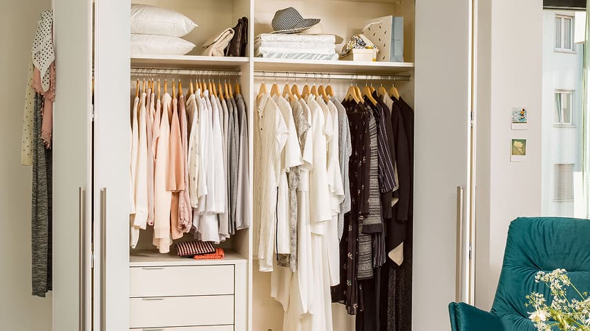 Kleiderschrank kaufen: Stauraum nach Mass