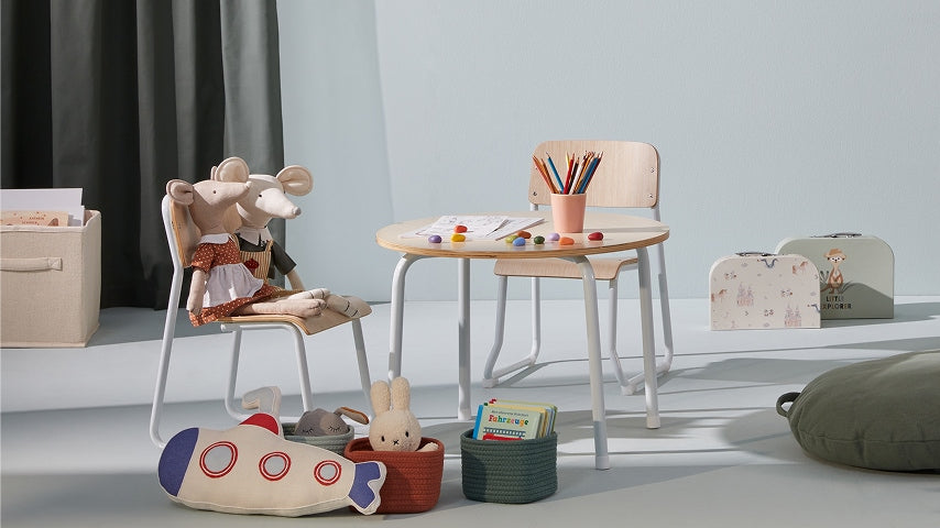 Jeux et divertissements dans la chambre d'enfant