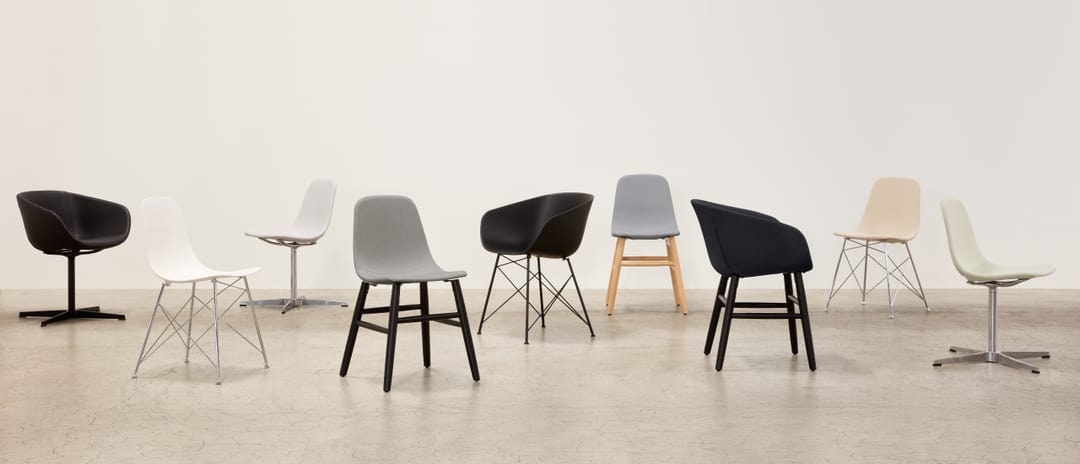 Un choix de chaises modernes de différentes couleurs et designs.
