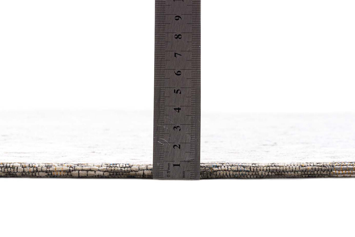 590196527