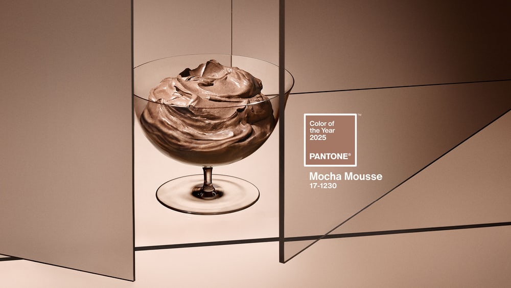 <a href="https://www.micasa.ch/de/cp/10207002/pressemitteilung/pantone-farbe-des-jahres-2025-wohninspiration-mit-mocha-mousse-von-micasa">Pantone Farbe des Jahres 2025 – Wohninspiration mit Mocha Mousse von micasa</a>