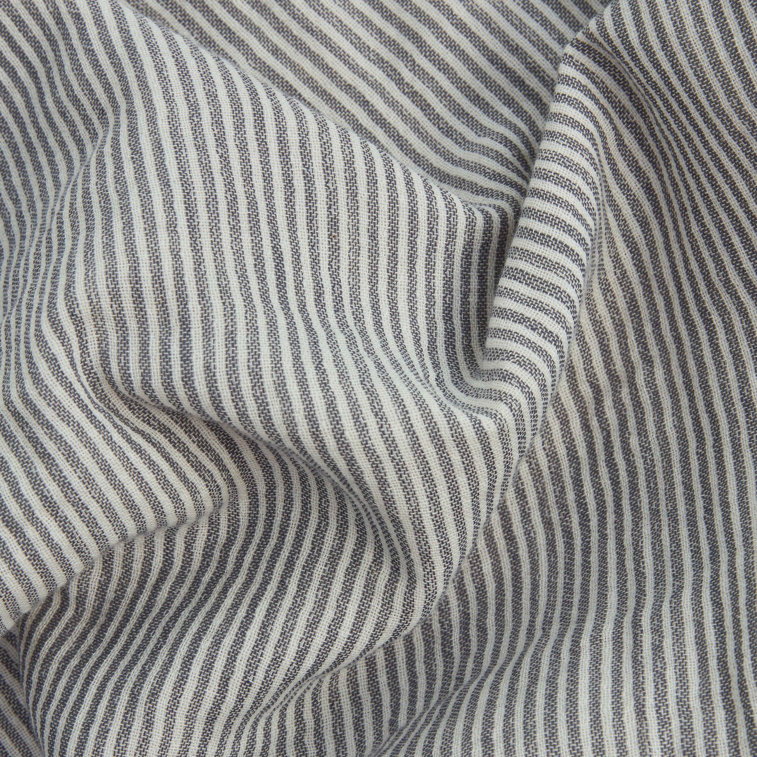 1384673593