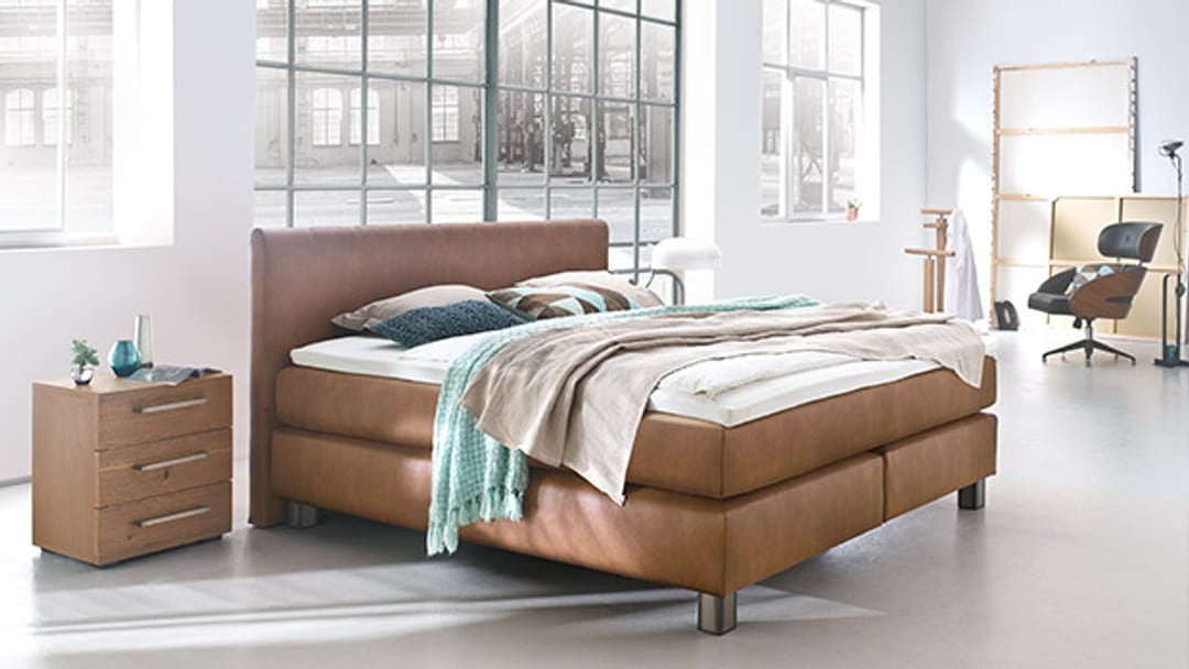 MIC_LanP_TB2_Hasena_Boxspring_Modern.jpg