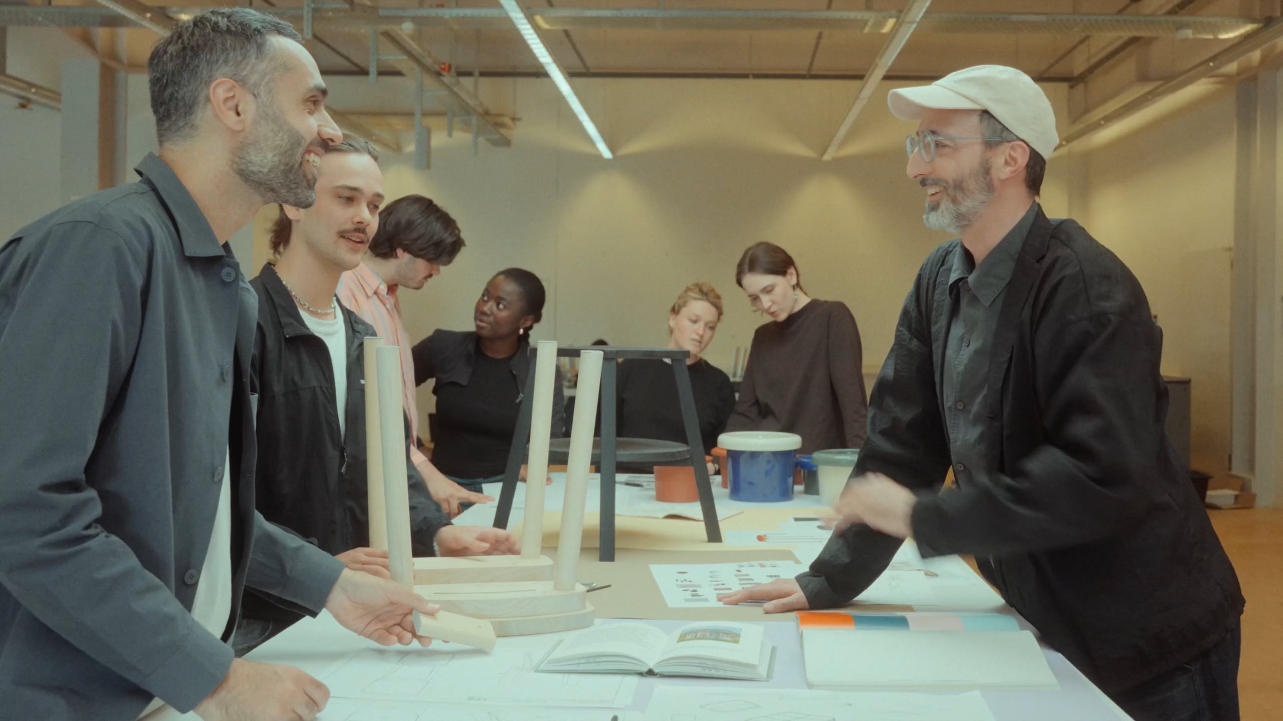 Carica il video: 